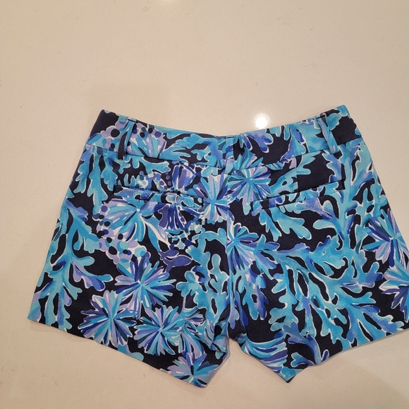 Lilly pulitzer size 00 shorts - Picture 2 of 4